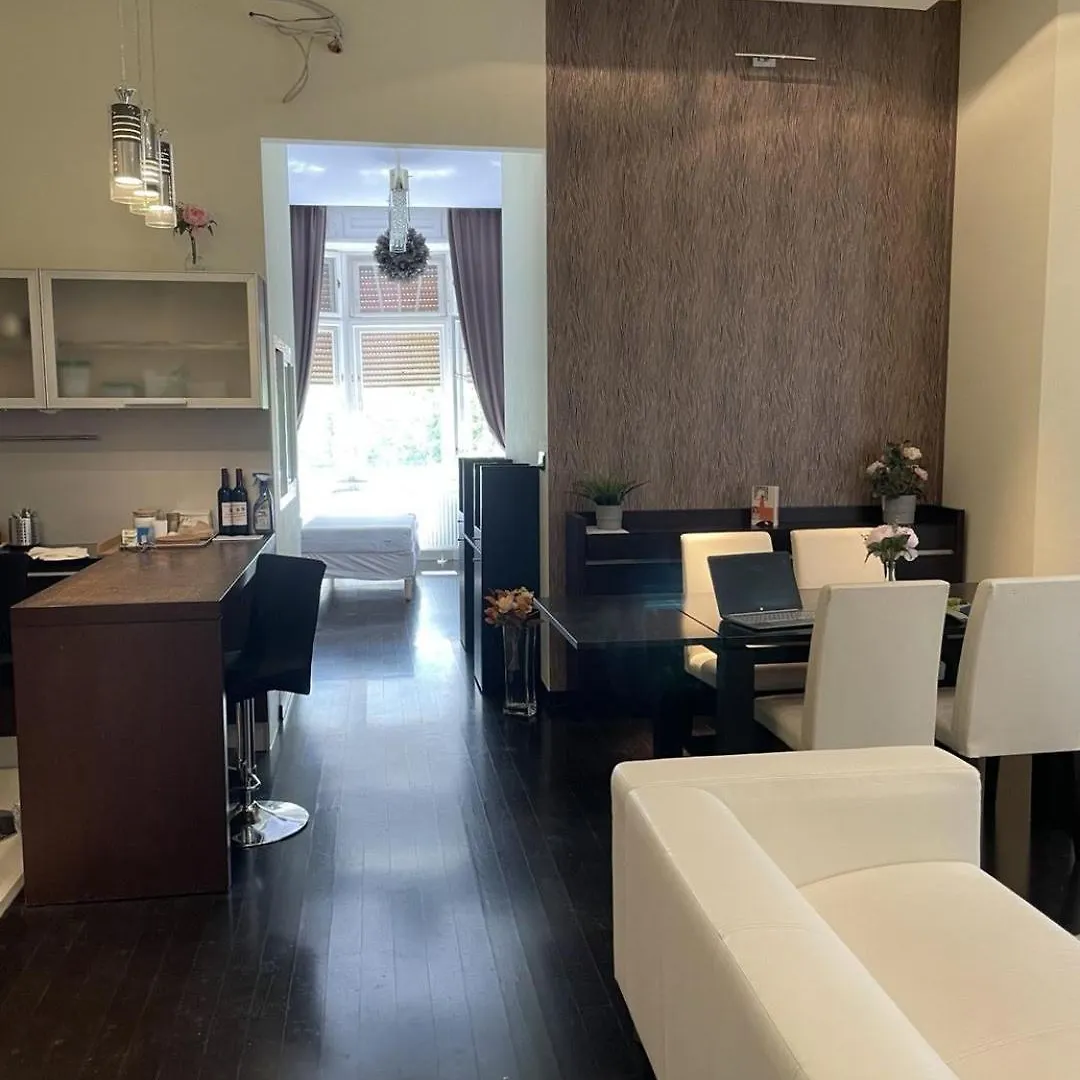 Yogiyo Budapest Apartment